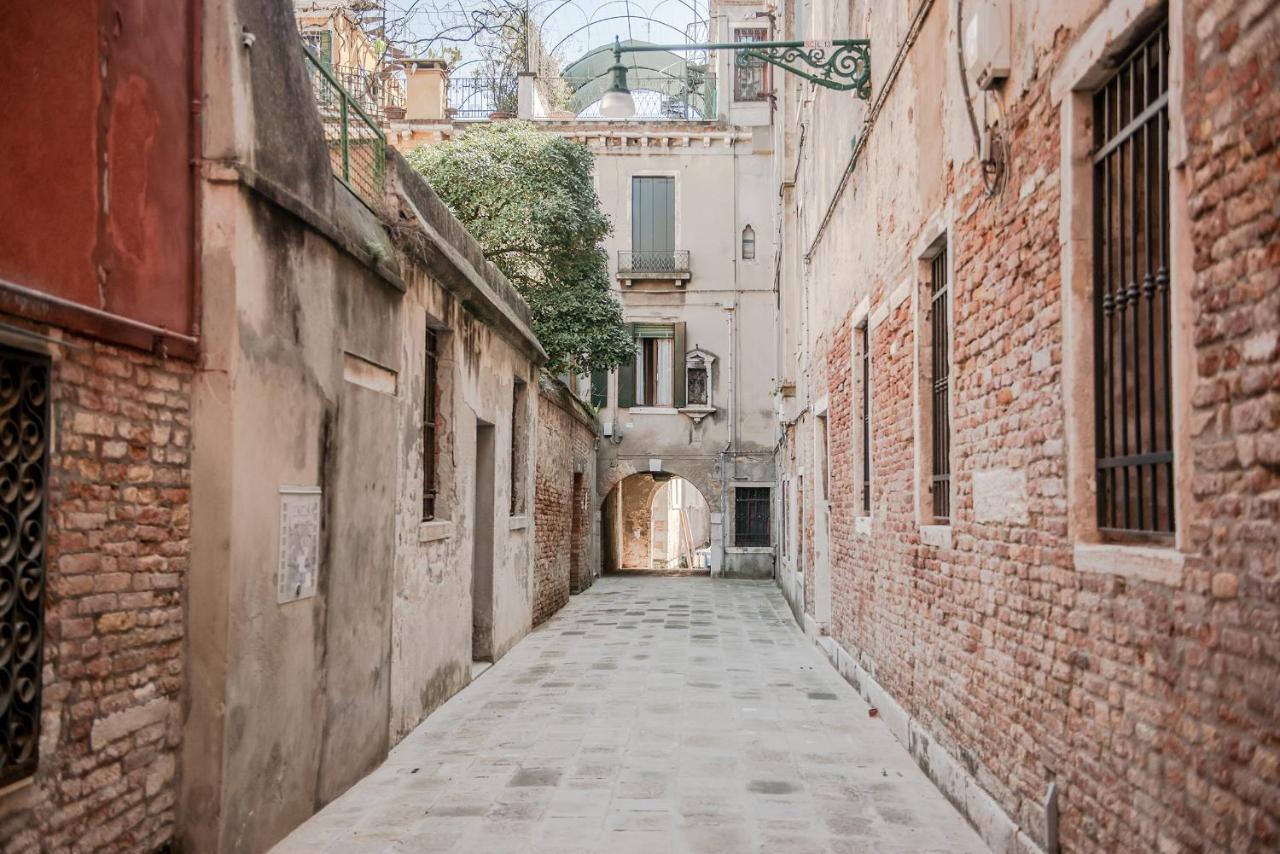 Gondola, San Giacomo Venedik Dış mekan fotoğraf